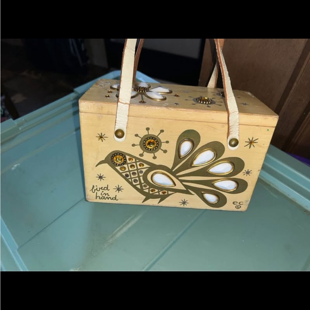vintage Enid Collins
"Bird in Hand" wooden box bag.
